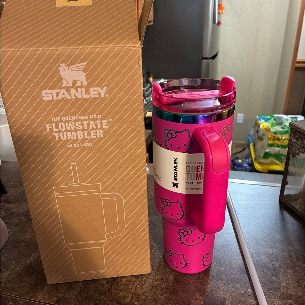 Stanley Pink Hello Kitty Flowstate Tumbler